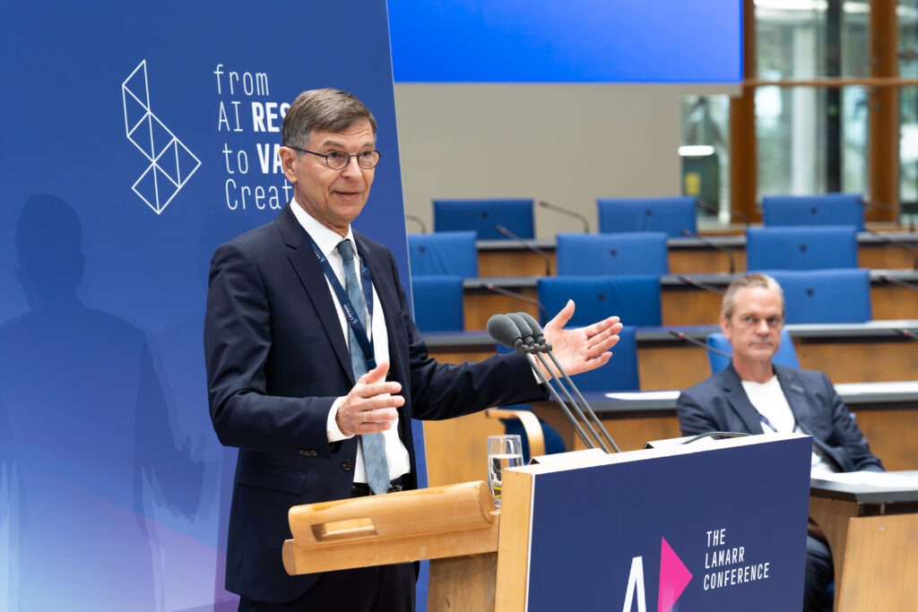 Von der KI-Forschung in die Wertschöpfung: NRW-Ministerpräsident Wüst eröffnet „AI26 – The Lamarr Conference“ 2 DSC01446 1 - Lamarr Institute for Machine Learning (ML) and Artificial Intelligence (AI)