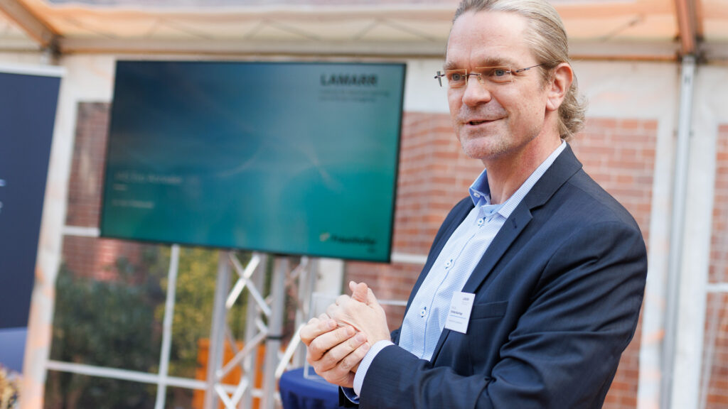 Lamarr-Institut für Maschinelles Lernen und Künstliche Intelligenz feierlich eröffnet: „Ein echter Meilenstein für die KI-Forschung in Deutschland“ 6 Lamarr Opening 0011 Paesentation Christian Bauckhage c Fraunhofer IAIS Dirk Baumbach 1.jpg 1 - Lamarr Institute for Machine Learning (ML) and Artificial Intelligence (AI)